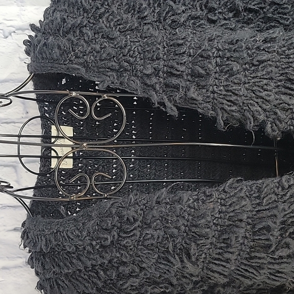 UNIVERSITY THREADS Black Loop Crochet Jacket‎ Medium - Picture 2 of 7